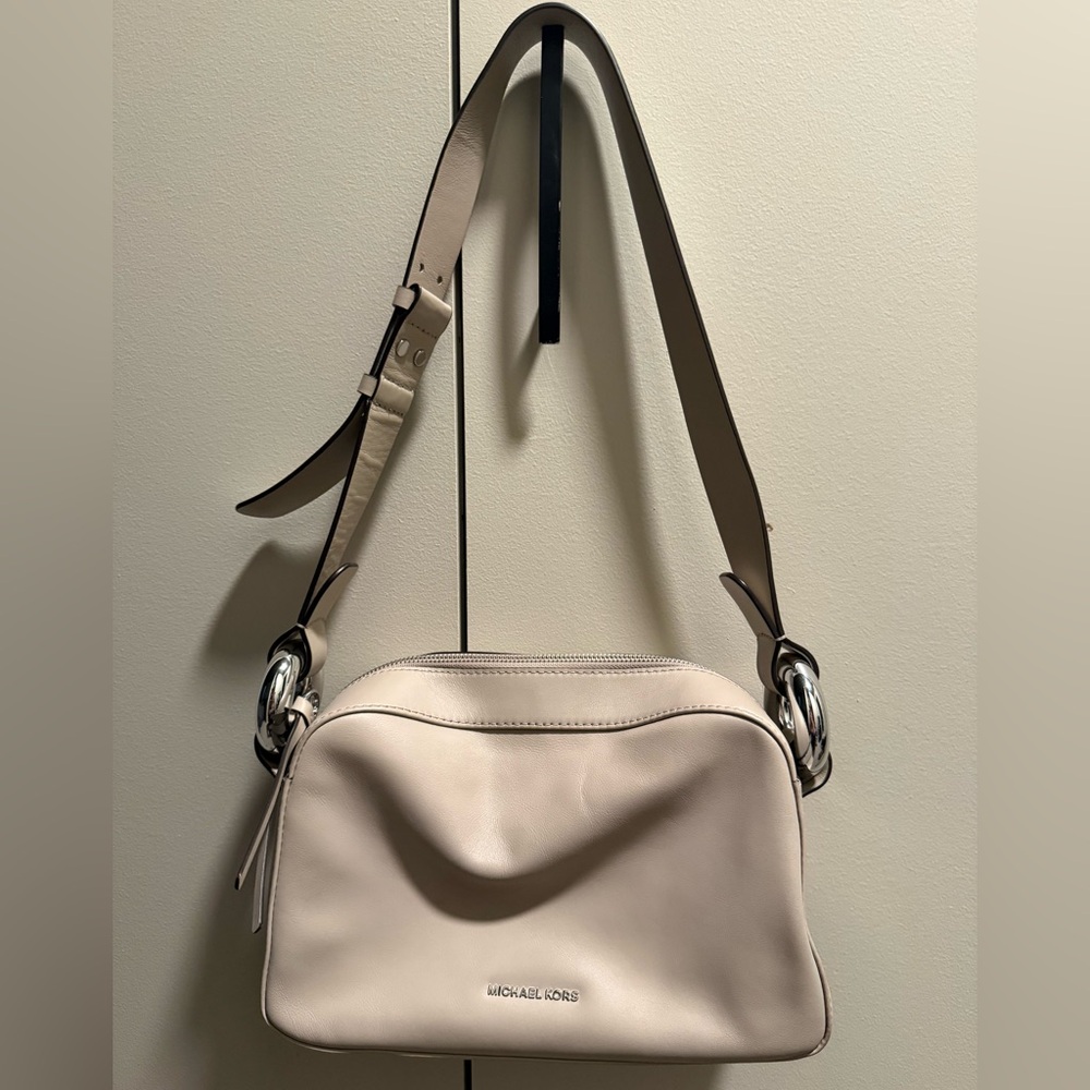 Michael Kors Light Cream Leather Shoulder Bag with Silver Hardware